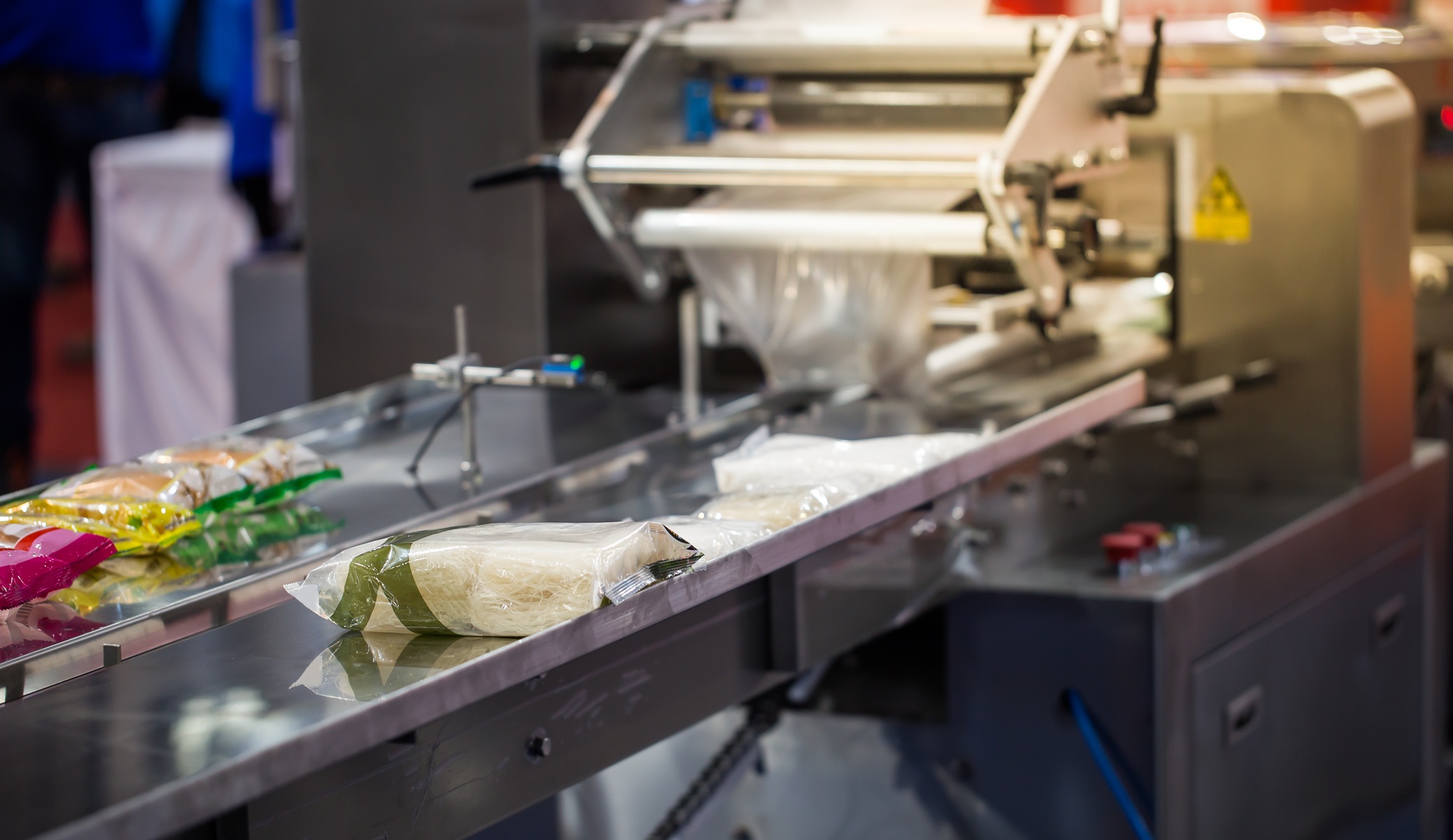 Opakowania flow pack: zastosowania i korzyści w pakowaniu