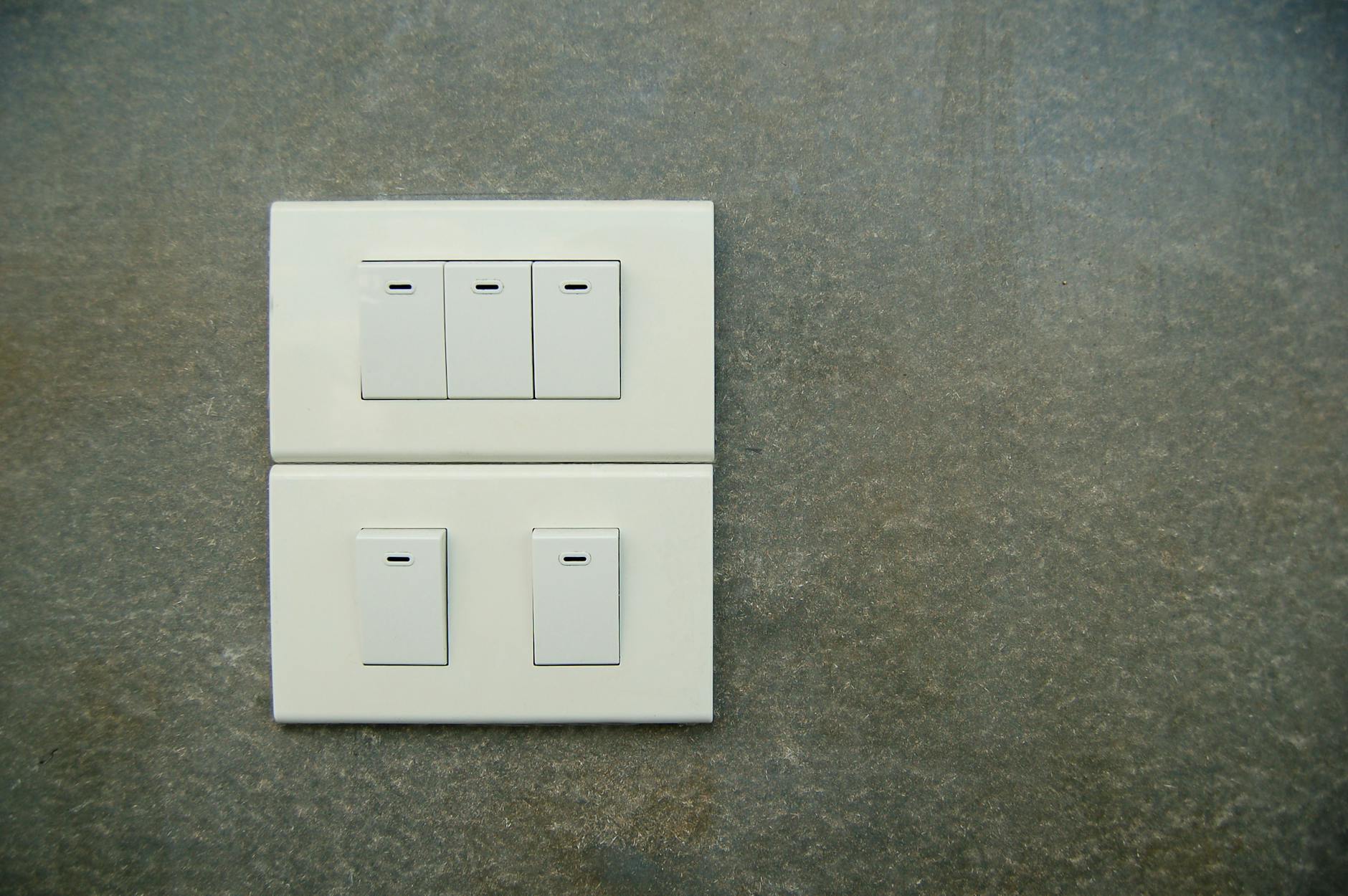 Jak smart switch pobiera zasilanie